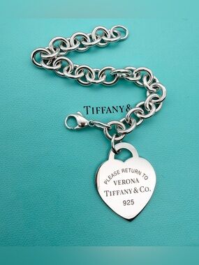 Tiffany & Co XL Heart RTT Verona Charm Bracelet In Sterling Silver